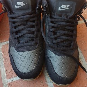 Nike MD Runner Shoes